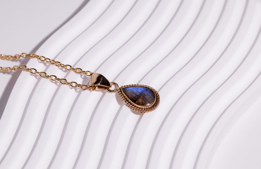 Alchemia - Labradoritte  Robe Pendant